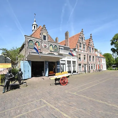 In Near Ijsselmeer Lake, Cleaning Included 艾登