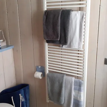 In Near Ijsselmeer Lake, Cleaning Included 度假居